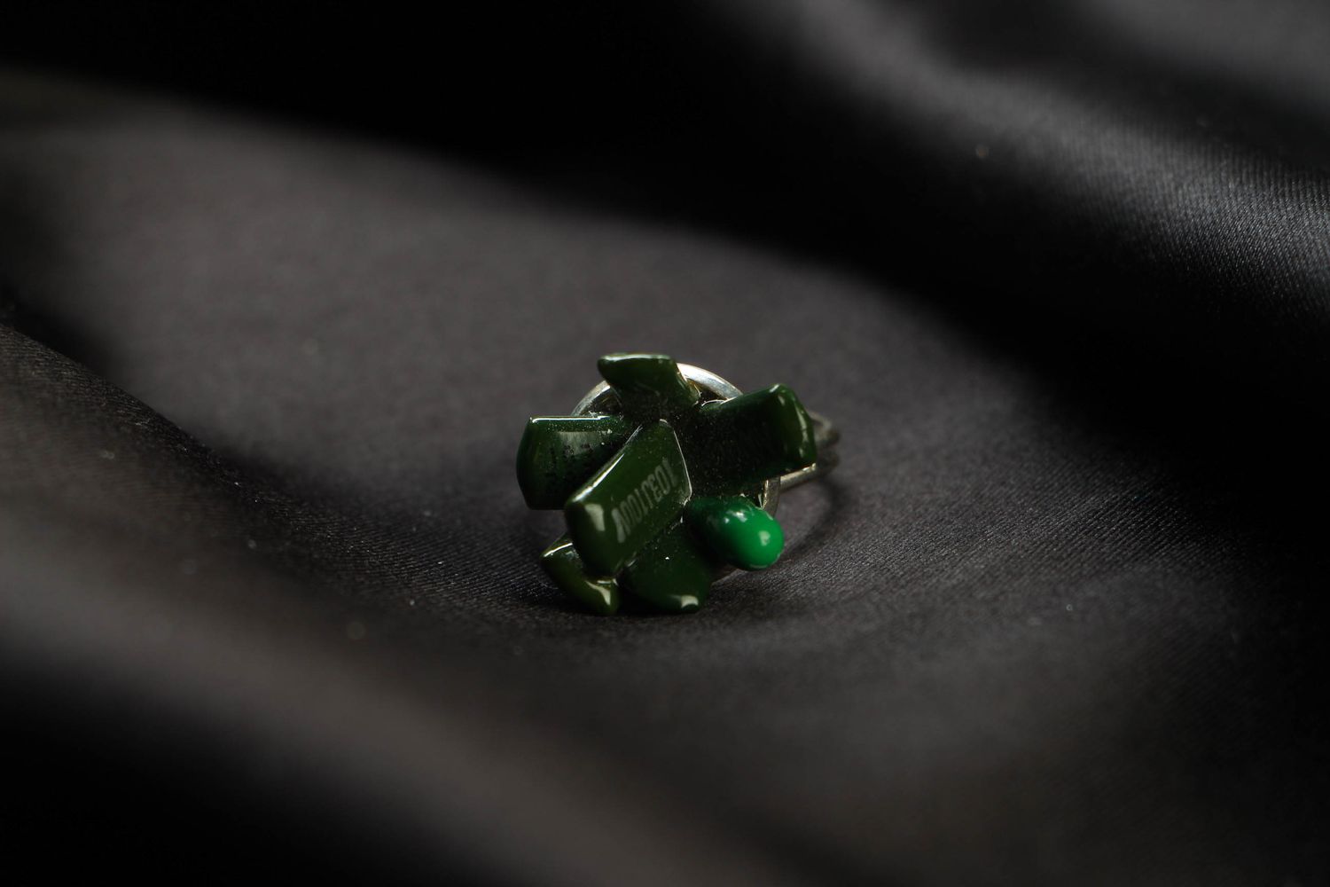 Кольцо металлическое в стиле киберпанк зеленое фото 2