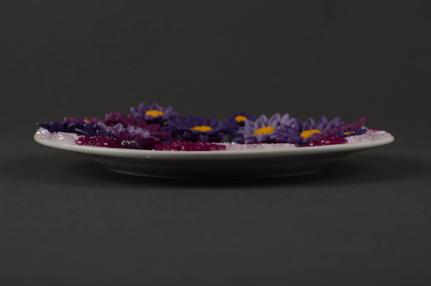 Керамическая тарелка ручной работы сувенирная тарелка подарок для женщины фото 5