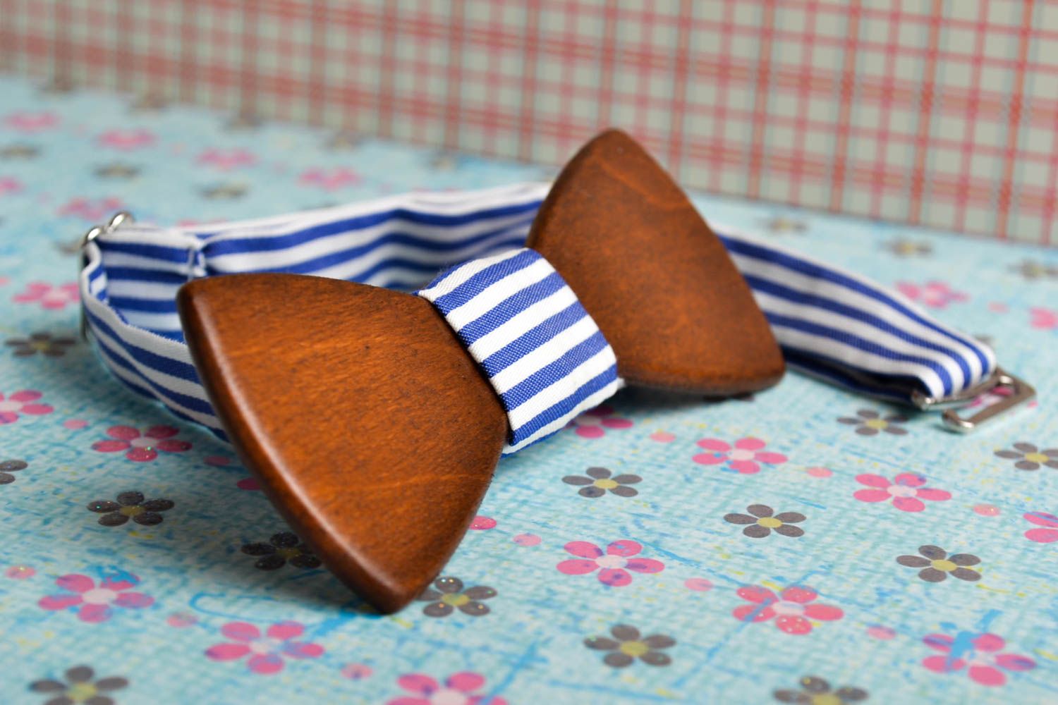 Corbata de lazo de madera de haya artesanal pajarita moderna accesorio unisex foto 1