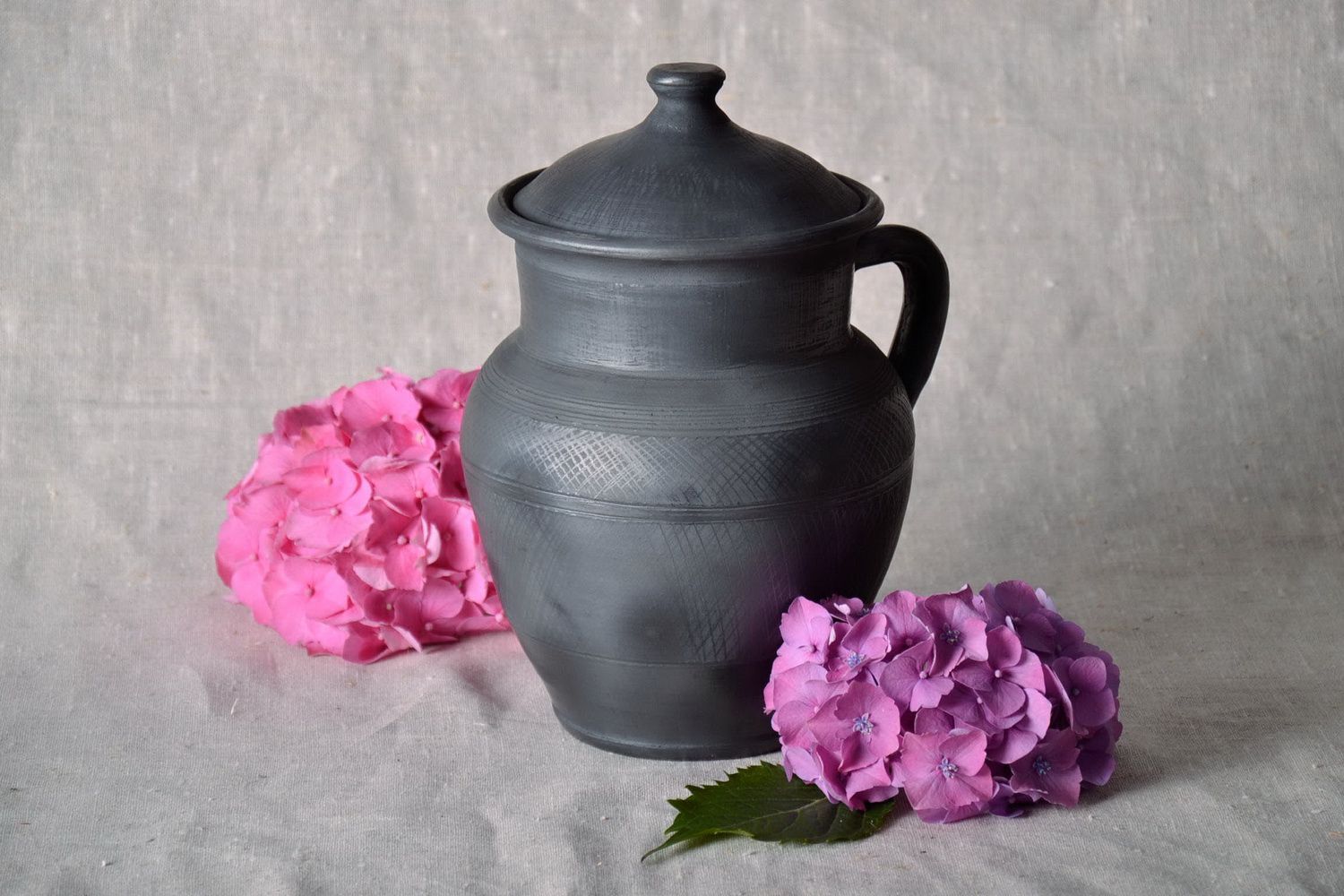 60 oz ceramic milk jug with handle and lid in black color 2,5 lb photo 1
