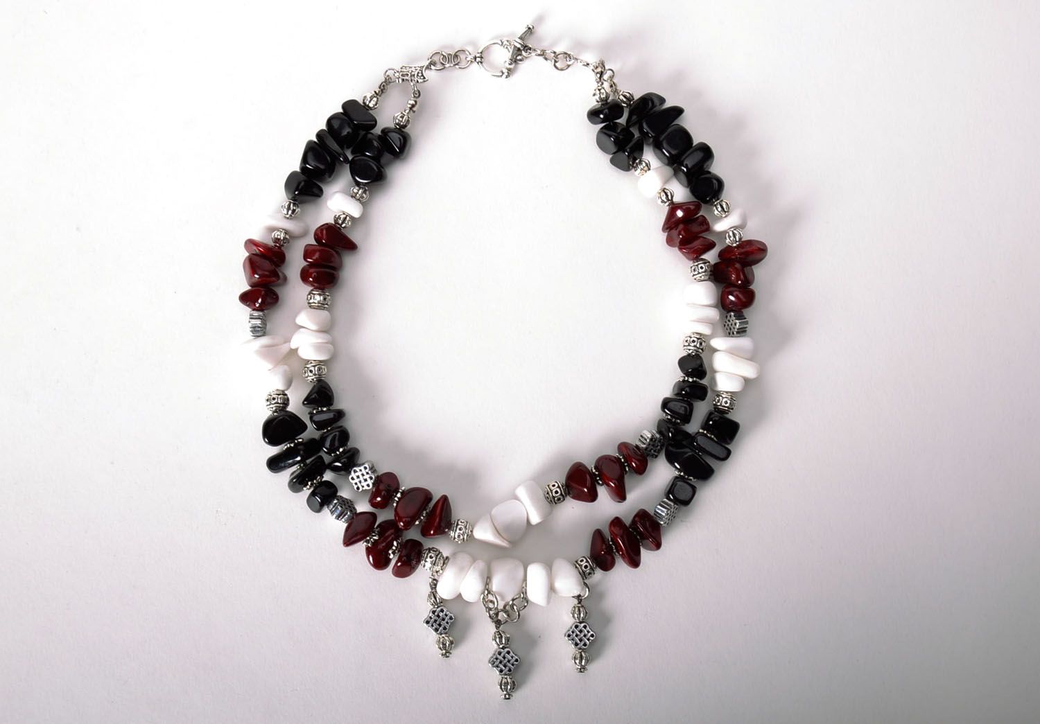 Homemade necklace with agate and garnet photo 2