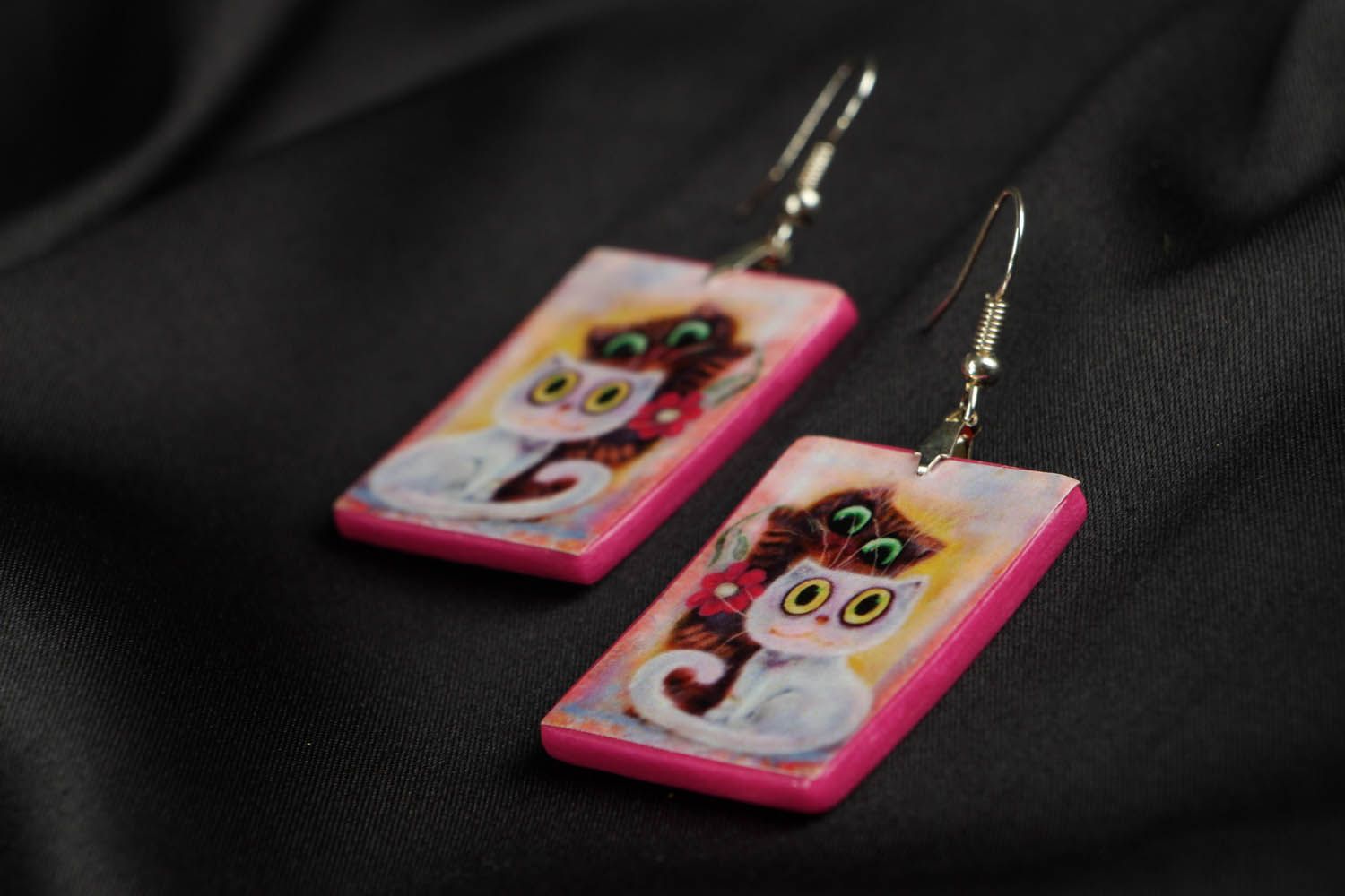 Plastic earrings with kittens photo 2