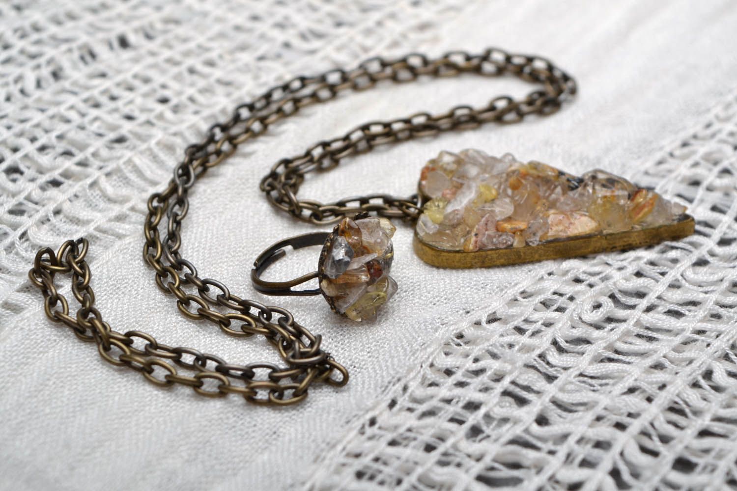 Jewelry set made of natural quartz photo 1