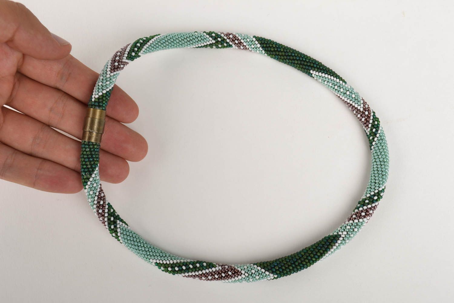 Handmade Halskette für Frauen Rocailles Kette Frauen Accessoire Grün mit Muster foto 5
