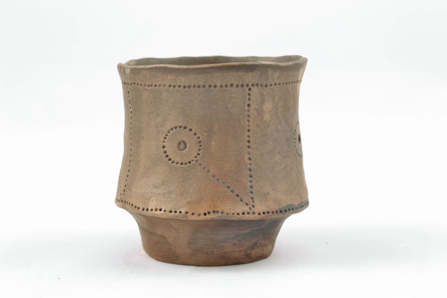 Handgemachter Becher aus Keramik foto 1