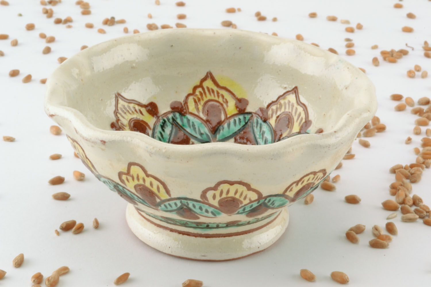 Ceramic bowl for salads photo 1