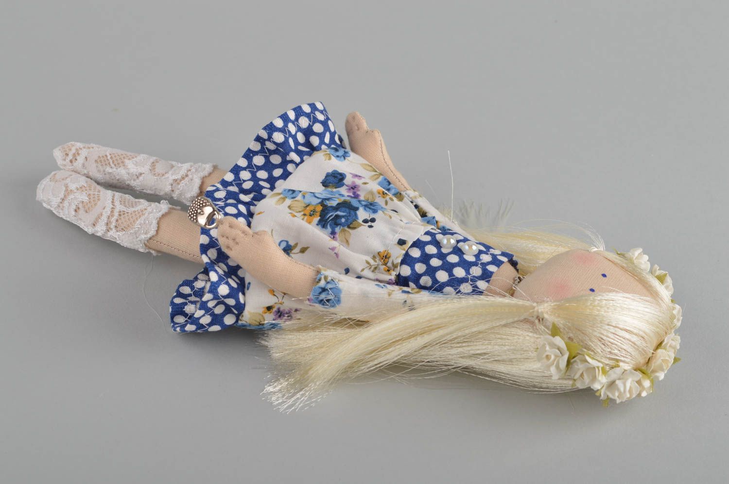 Muñeca de peluche hecha a mano decoración de hogar textil regalo original foto 3