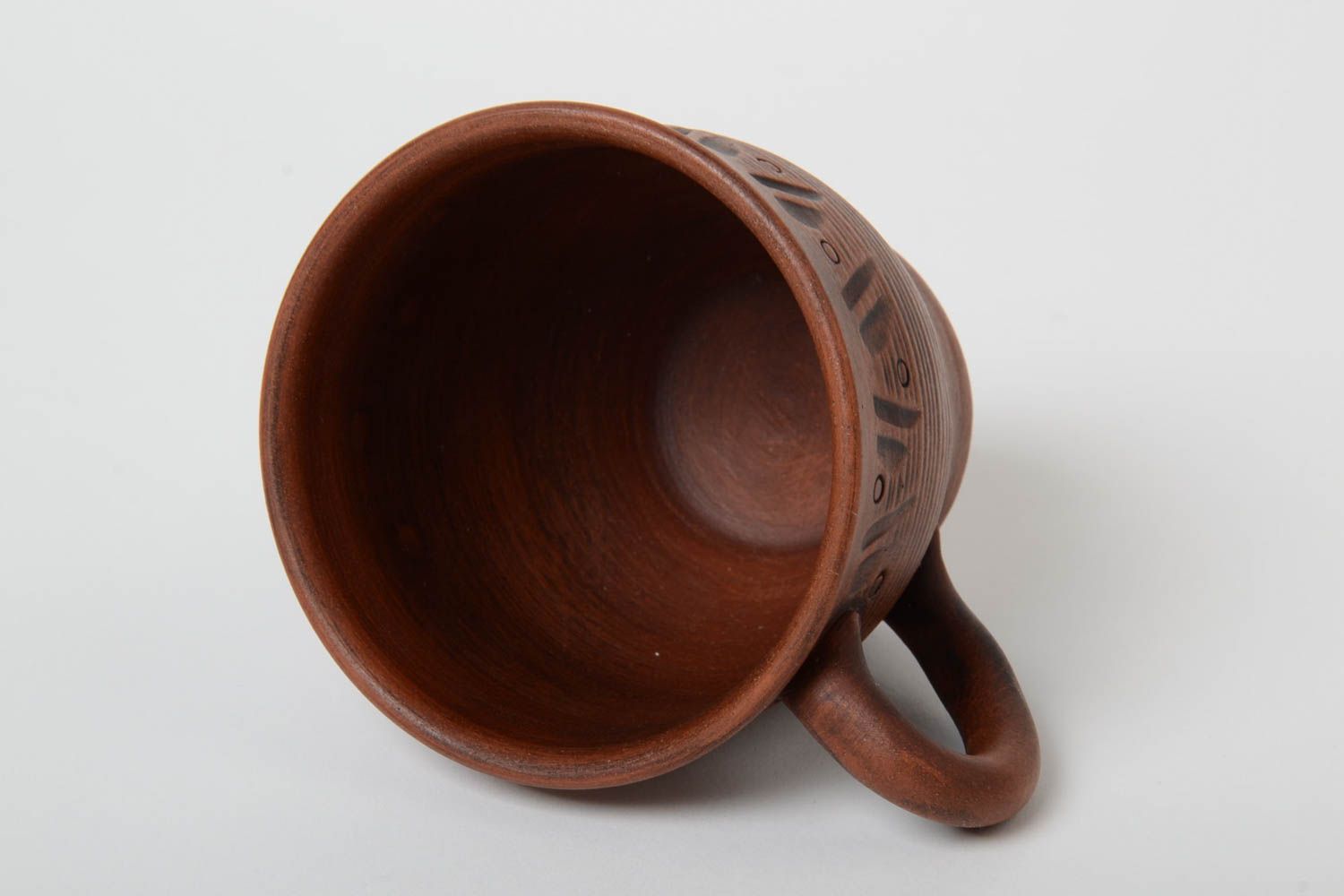 13 oz clay cup in red clay for coffee with handle and rustic pattern photo 4