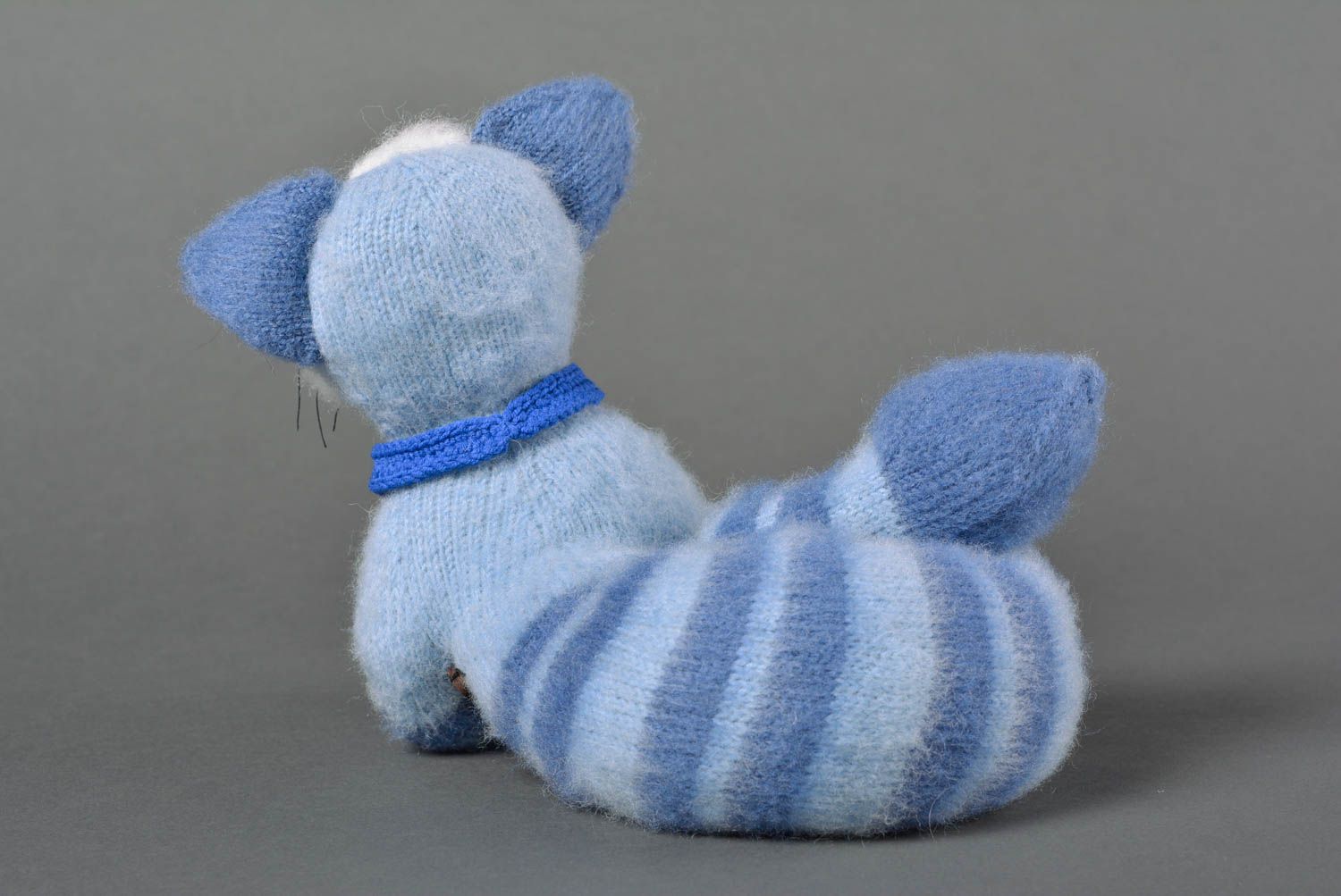 Peluche chat bleu Jouet tricot fait main en laine Cadeau enfant original photo 4