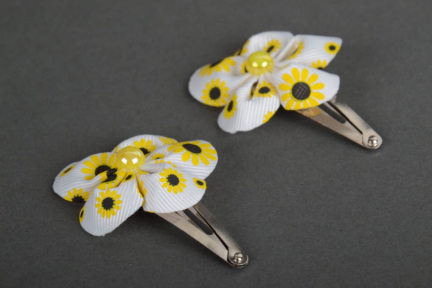 Set of 2 handmade hair clips with satin ribbon kanzashi flowers with pattern photo 2