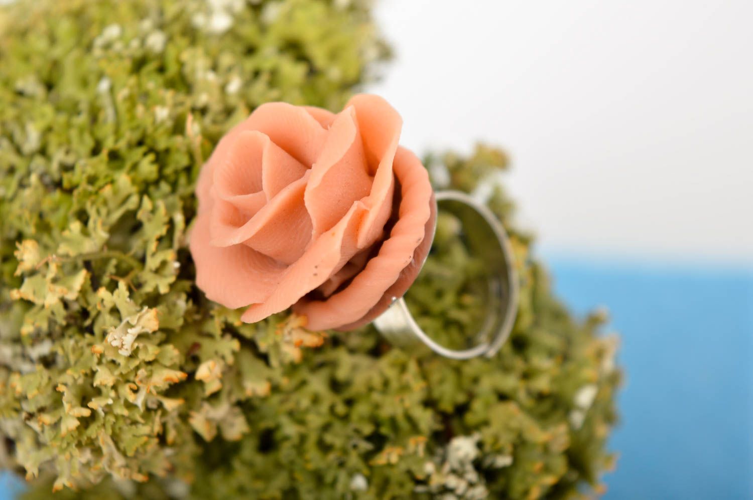 Polymer Clay Schmuck handmade Ring am Finger modisches Accessoire zarte Rose foto 1