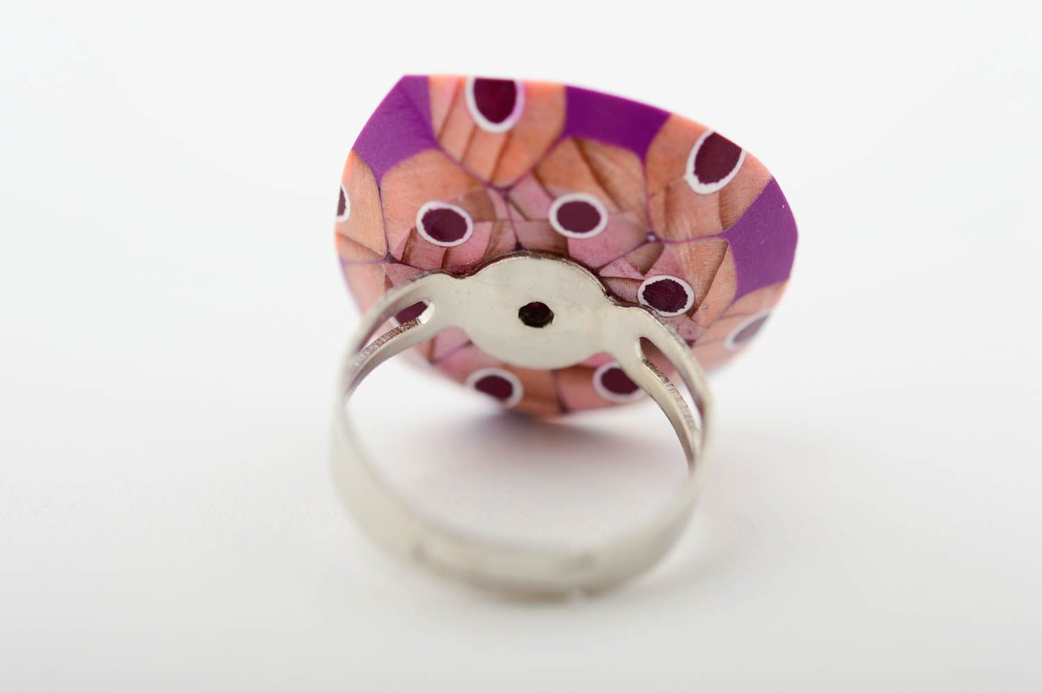 Перстень ручной работы кольцо из карандашей сиреневое крупное стильное кольцо фото 5