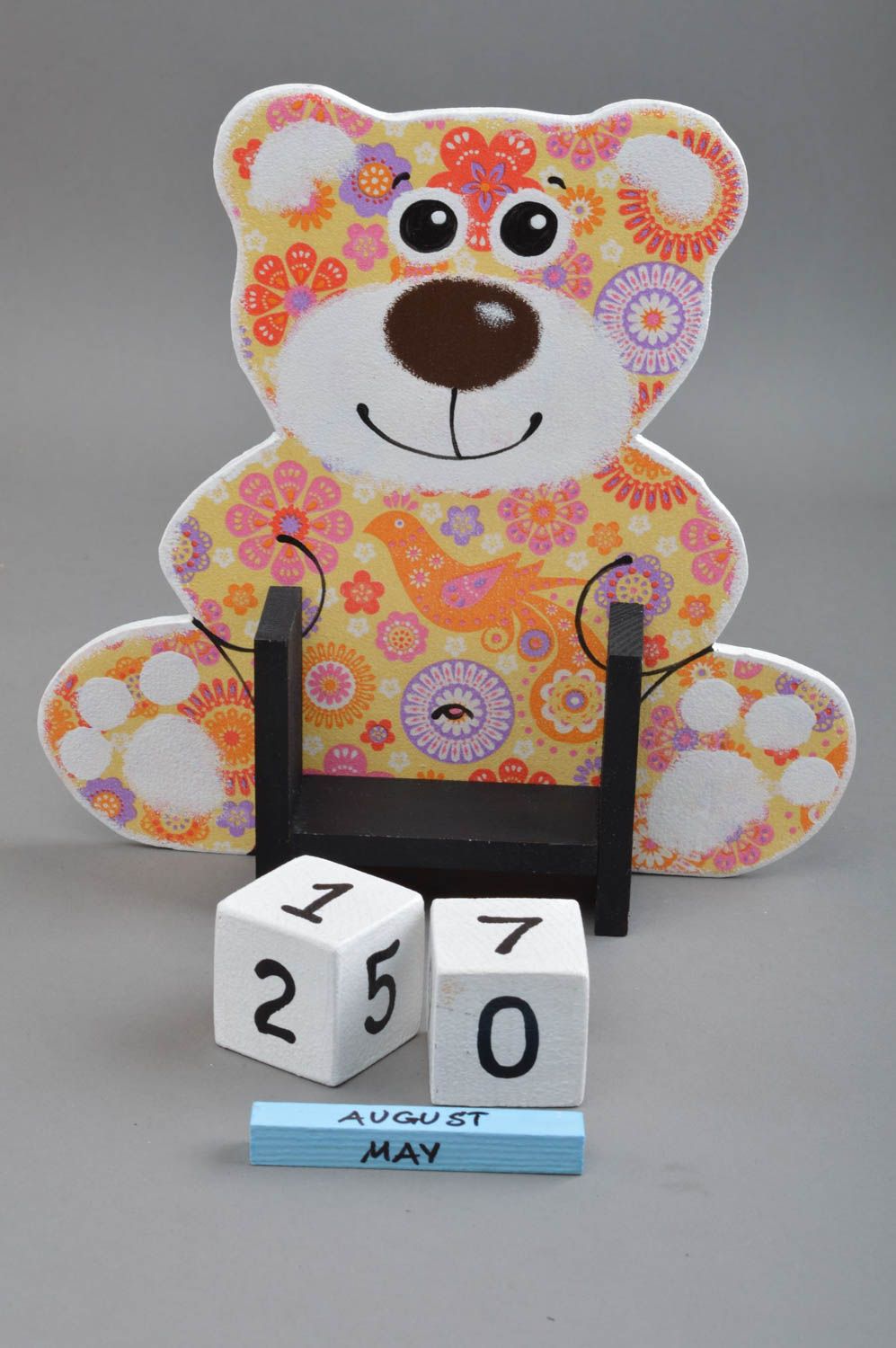 Calendrier perpétuel en bois fait main avec cubes pour enfant Ours avec motifs photo 3