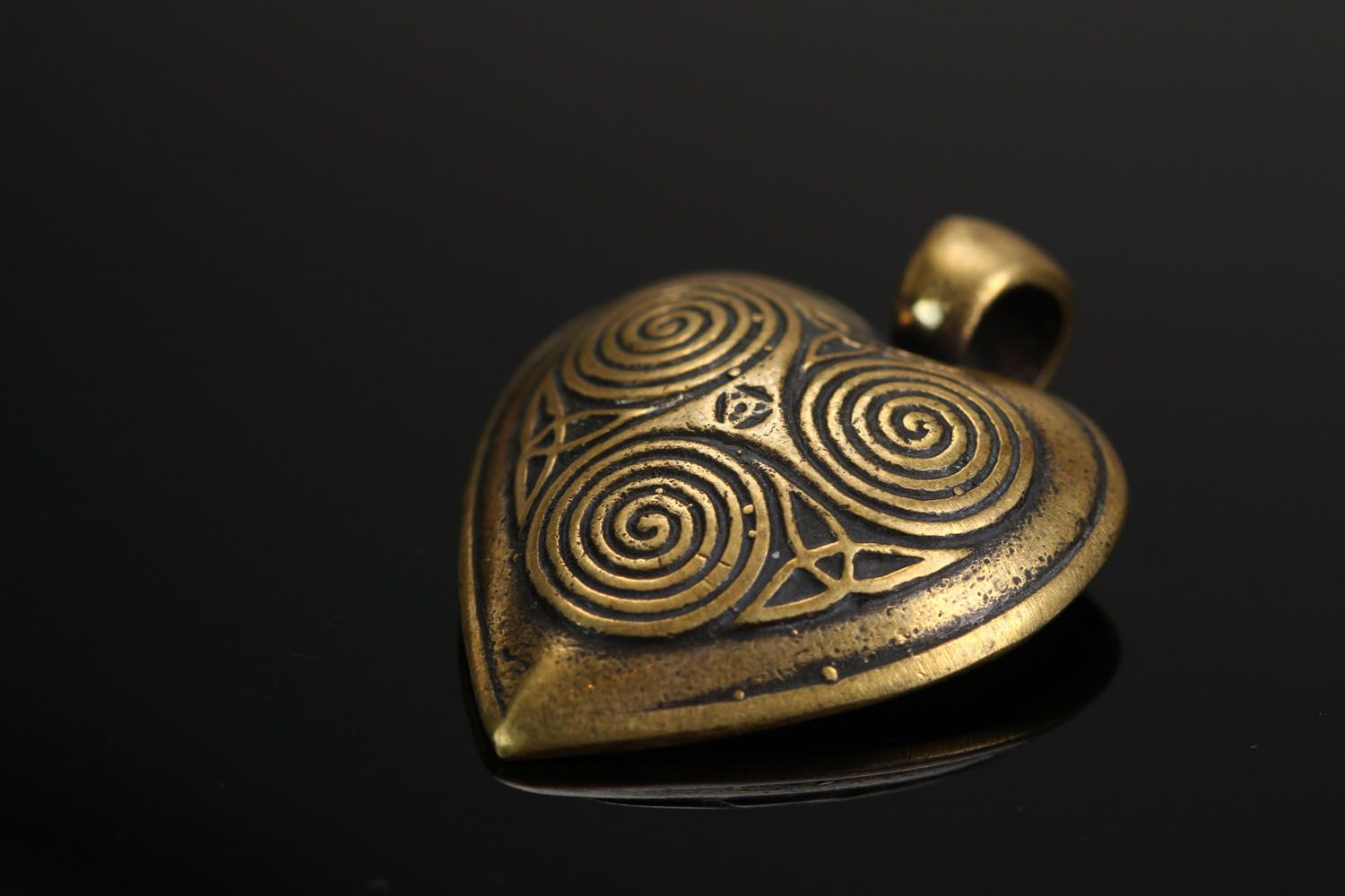 Pendentif en bronze artisanal Cœur celtique  photo 2