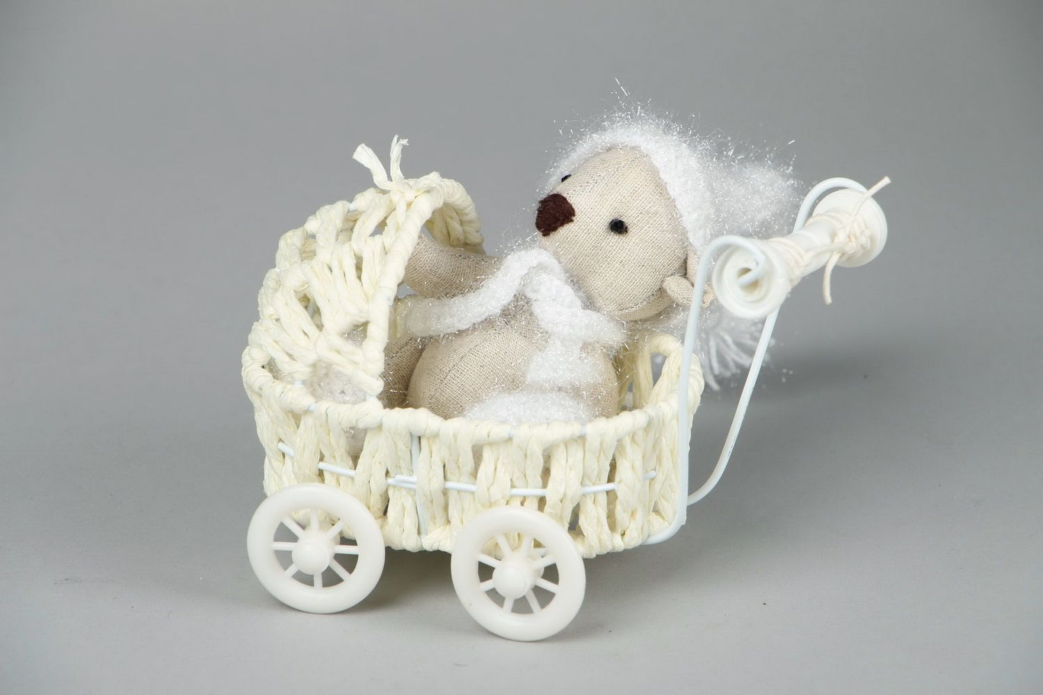 Brinquedo Urso no carrinho de bebê foto 1