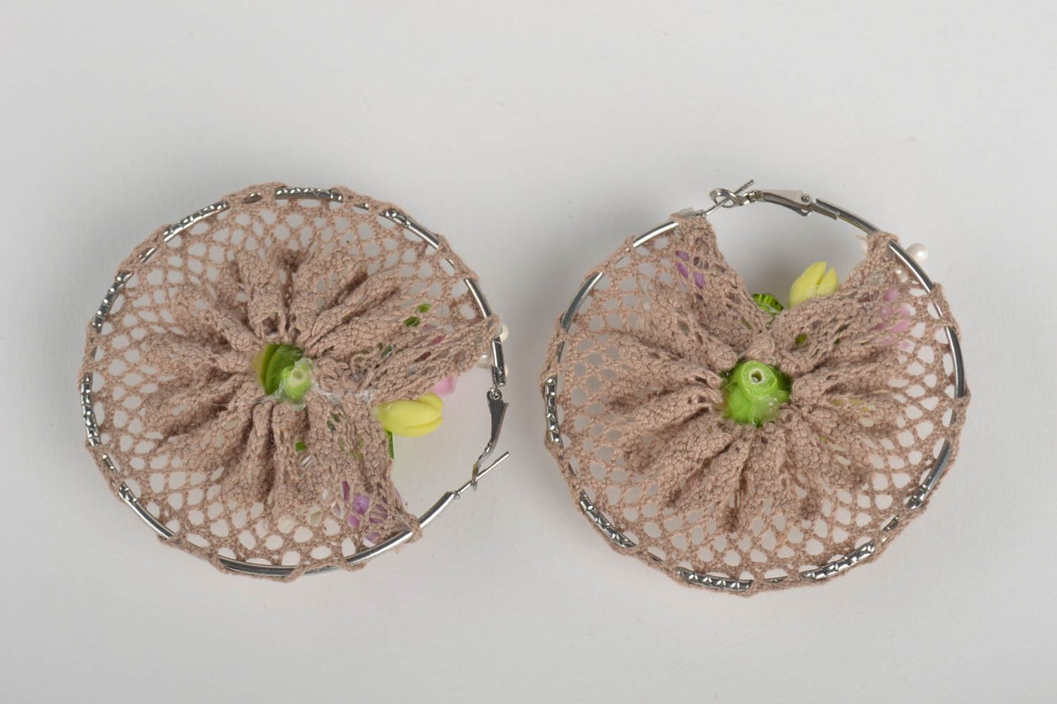 Круглые серьги из полимерной глины с цветами необычные для девушек подарок фото 2