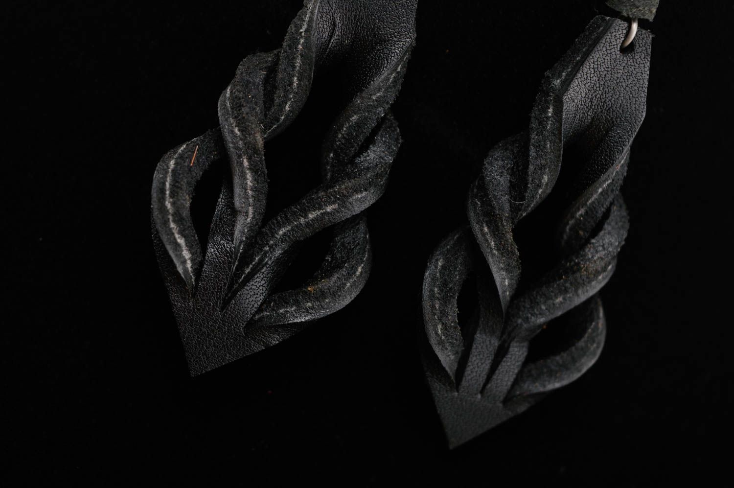 Кожаные серьги плетеные черные фото 5
