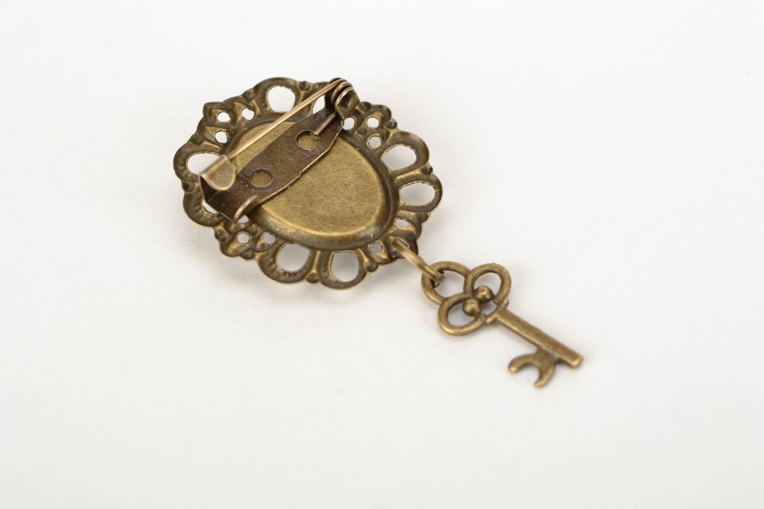 Vintage polymer clay and metal brooch with key photo 4