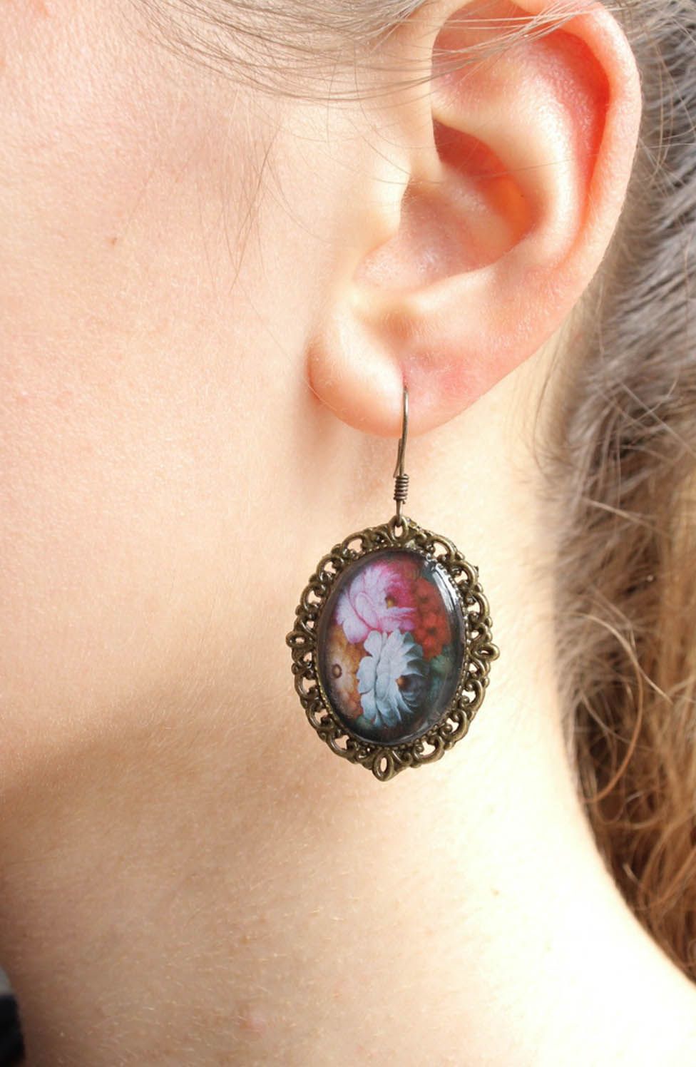 Oval earrings with print photo 1