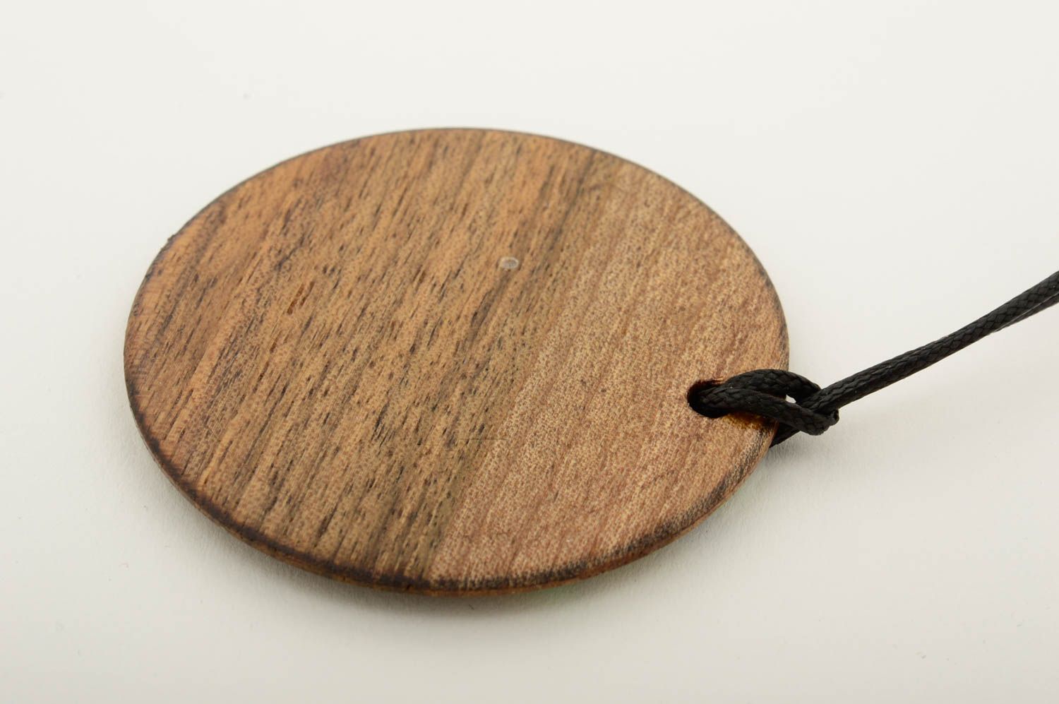 Colgante de madera redondo hecho a mano accesorio de moda bisutería fina foto 5