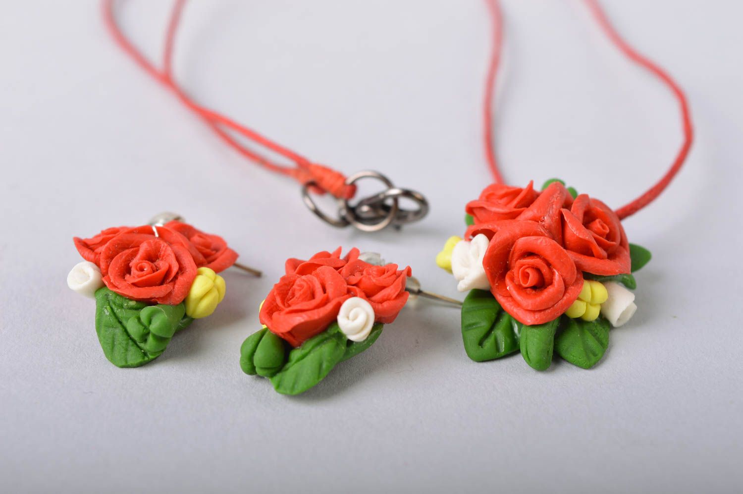 Handmade jewelry set earrings and pendant made of cold porcelain with flowers photo 4