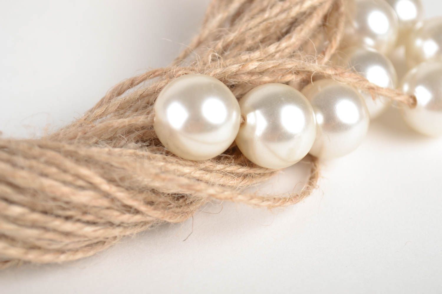 Collier textile Bijou fait main Accessoire femme beige avec perles fantaisie photo 3
