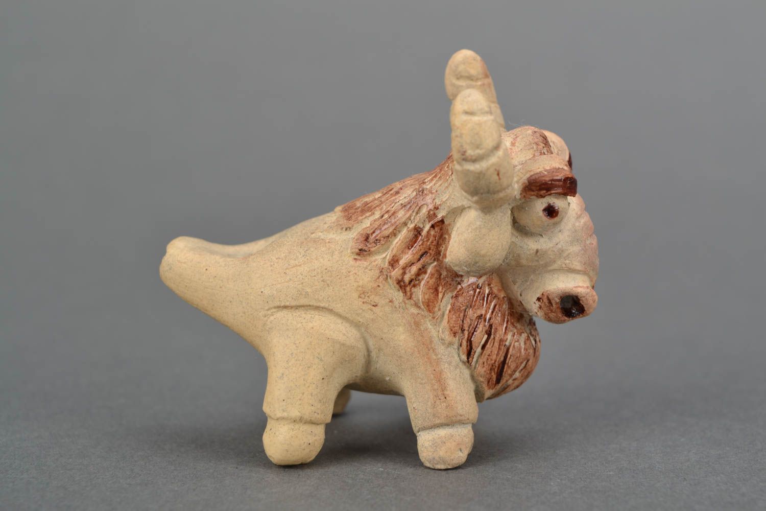 Clay penny whistle Bull photo 3