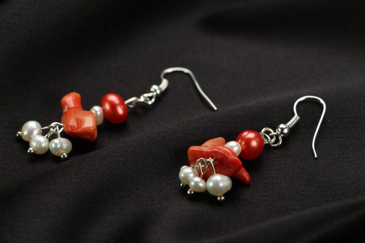Earrings with pearls and coral stones photo 2