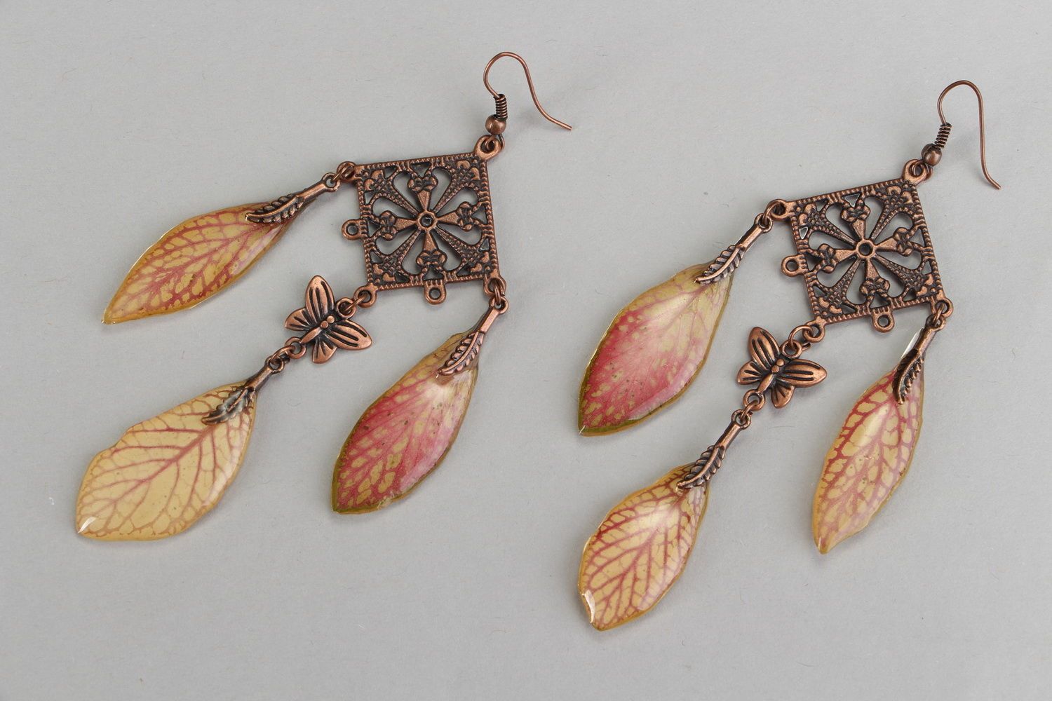 Schöne Ohrringe aus Kupfer und echten Blättern Boho foto 1