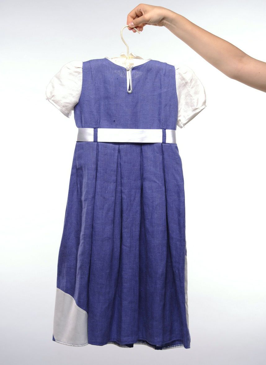 Children's linen dress with applique photo 3