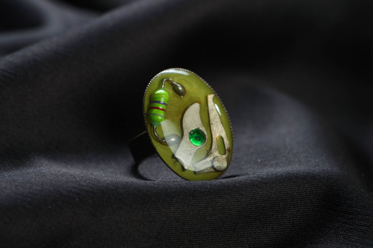 Кольцо металлическое в стиле стимпанк и техно зеленое фото 1