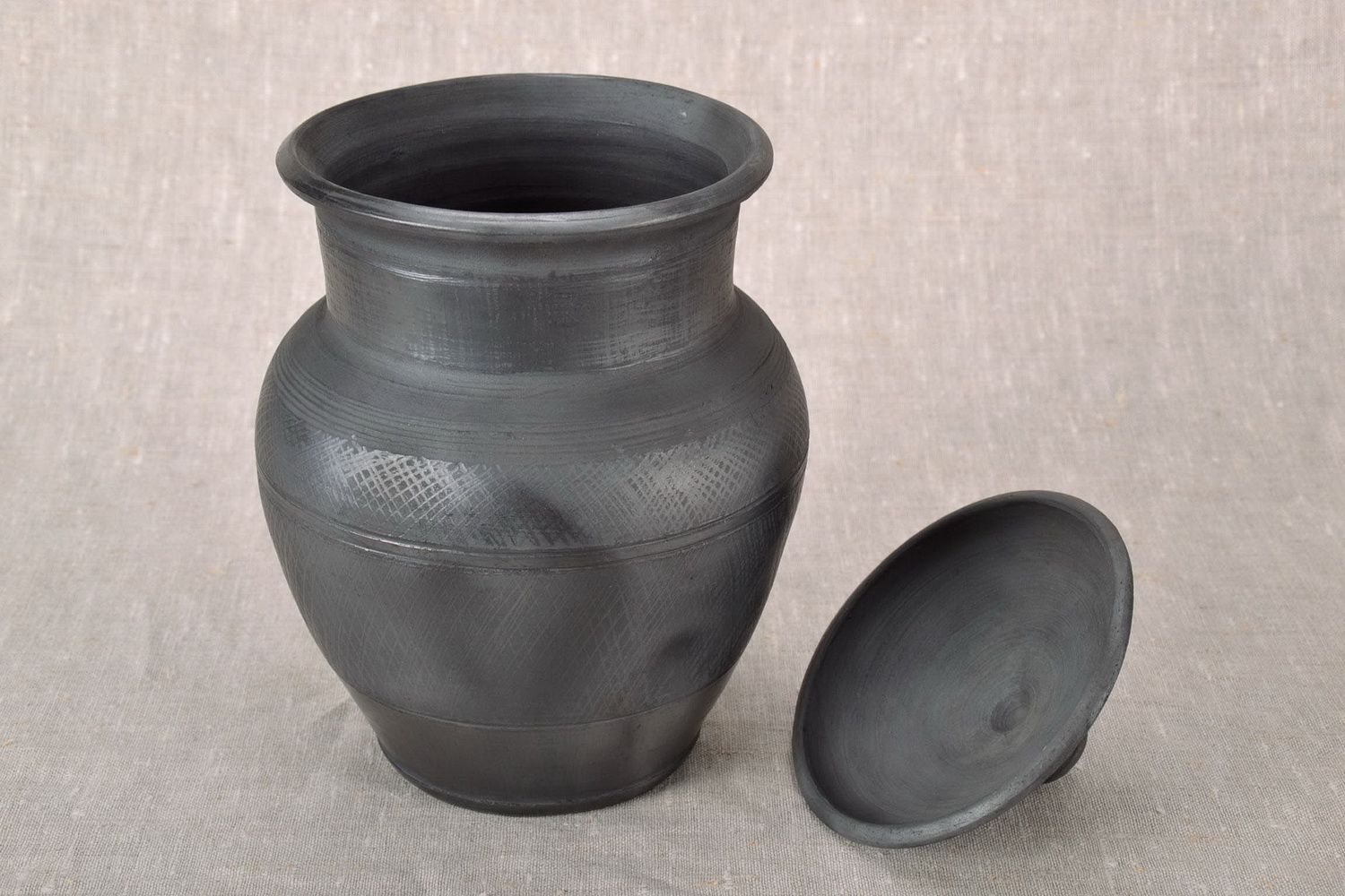 60 oz ceramic milk jug with handle and lid in black color 2,5 lb photo 3