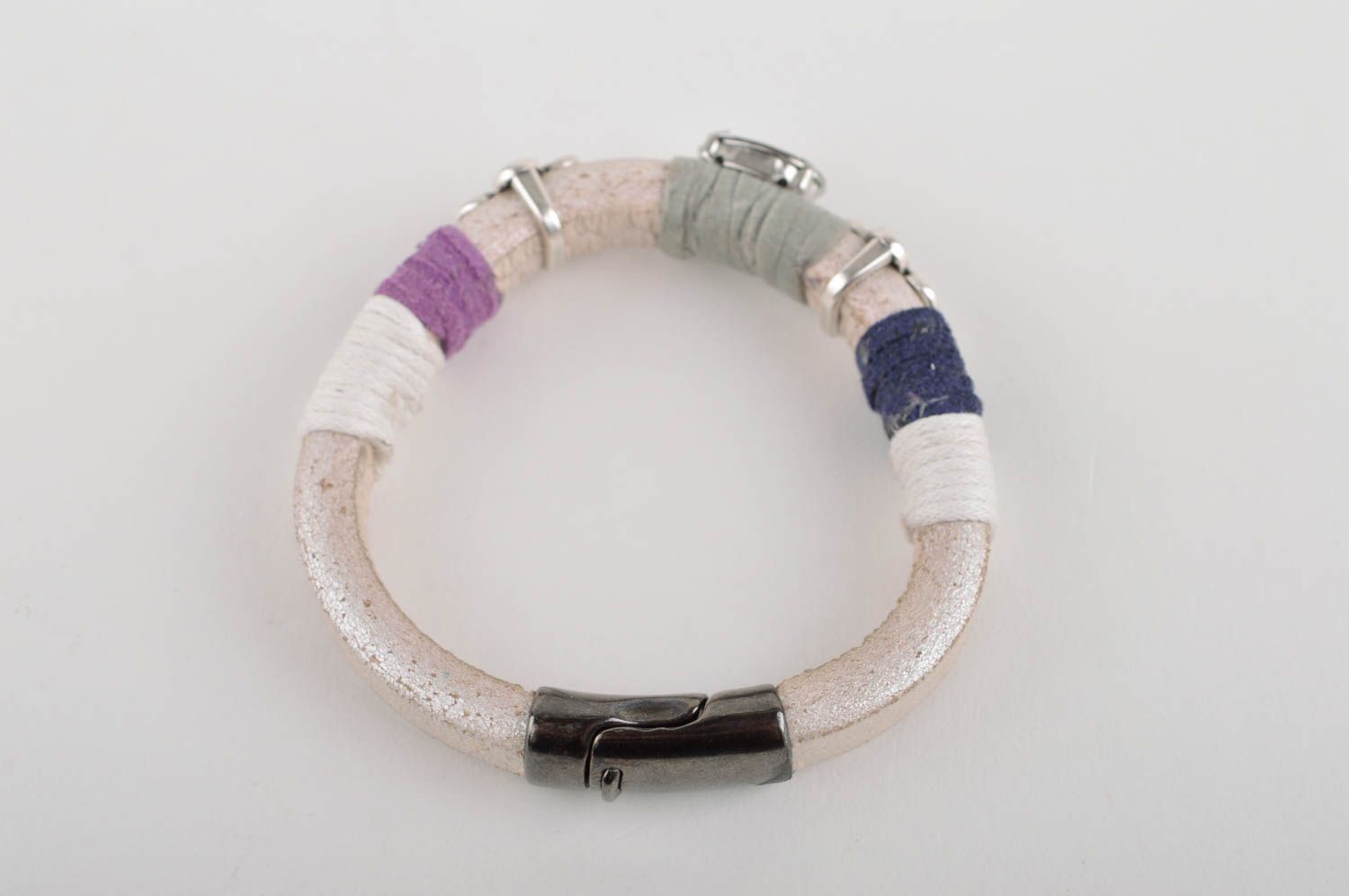 Handmade Designer Schmuck Accessoire für Frauen Leder Armband mit Blumen  foto 4