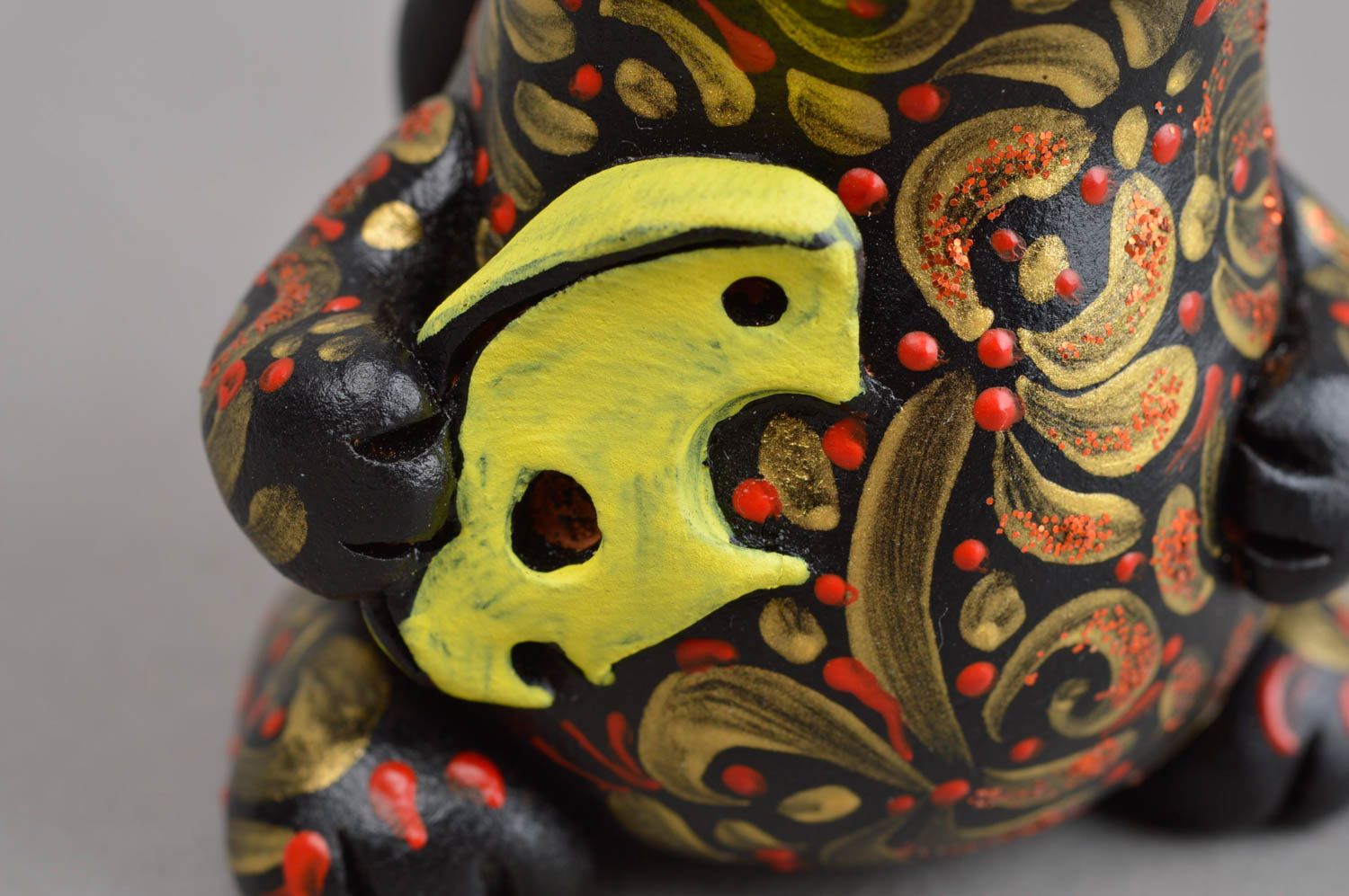 Handmade Dekoration Figur Maus mit Käse Ocarina Instrument Flöte aus Ton foto 5