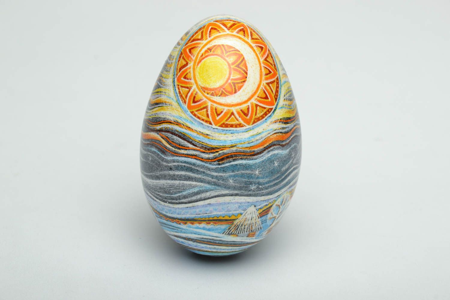 Oeuf de Pâques peint de colorants d'aniline fait main original décoratif photo 3