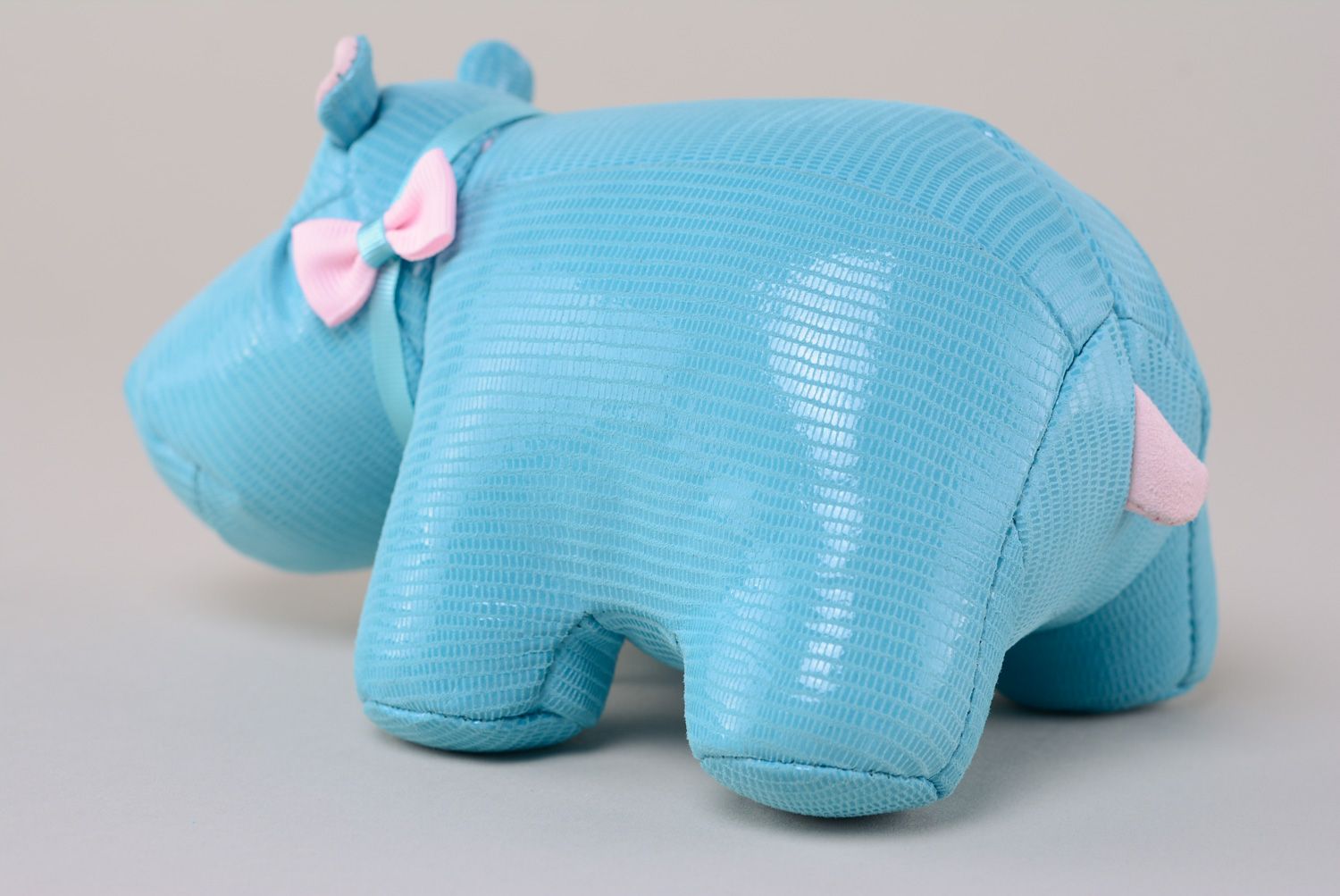 Blue leather interior toy hippo with zipper photo 3