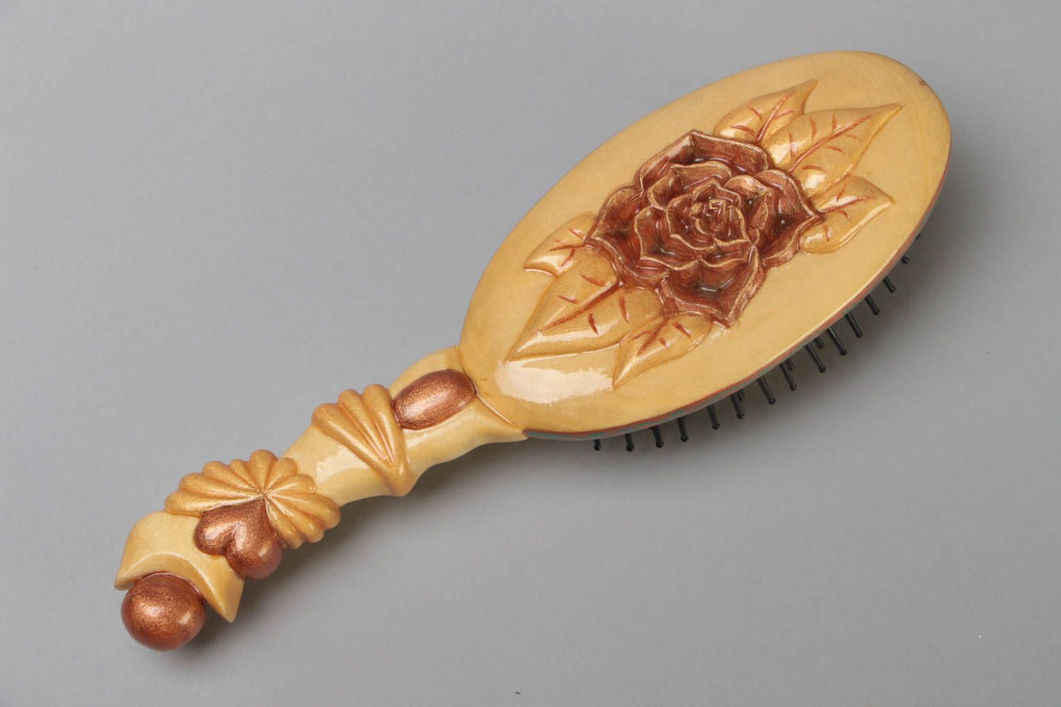 Geschnitzte handmade Haarbürste aus Holz in Gelb schön Damen Accessoire foto 2