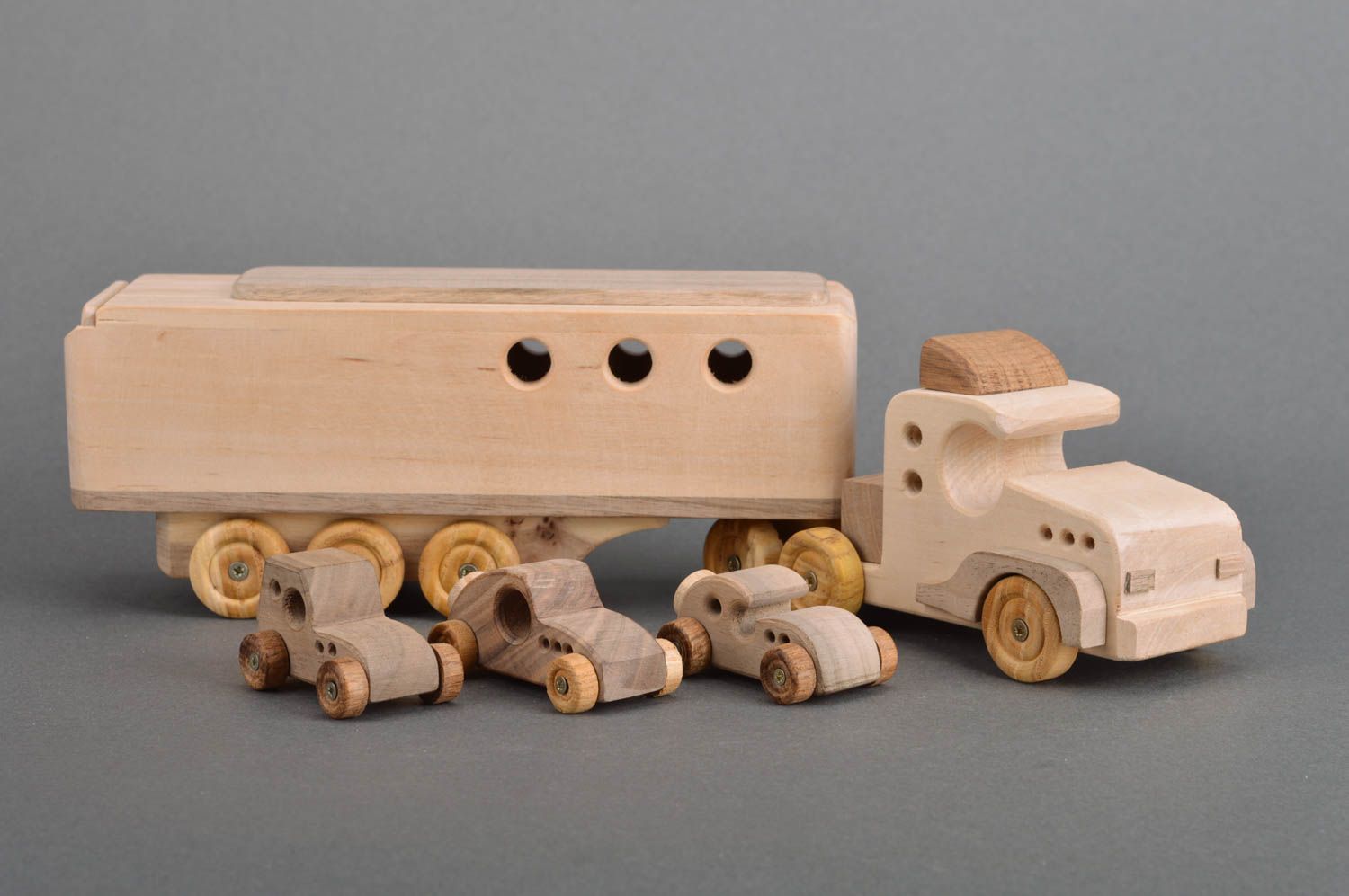 Set of handmade wooden toys 4 pieces children's trailer and 3 small cars photo 1
