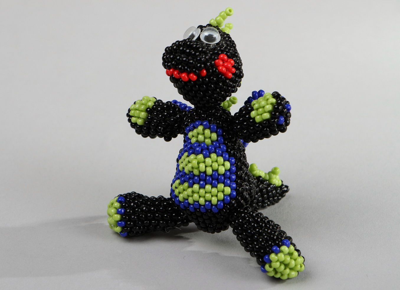 Little dragon toy made of beads photo 1