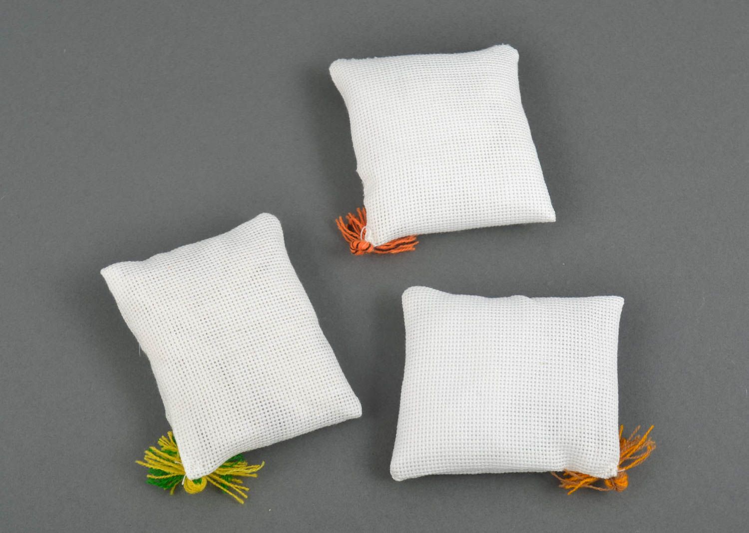 Alfileteros de tela hechos a mano almohadillas para agujas elementos decorativos foto 2