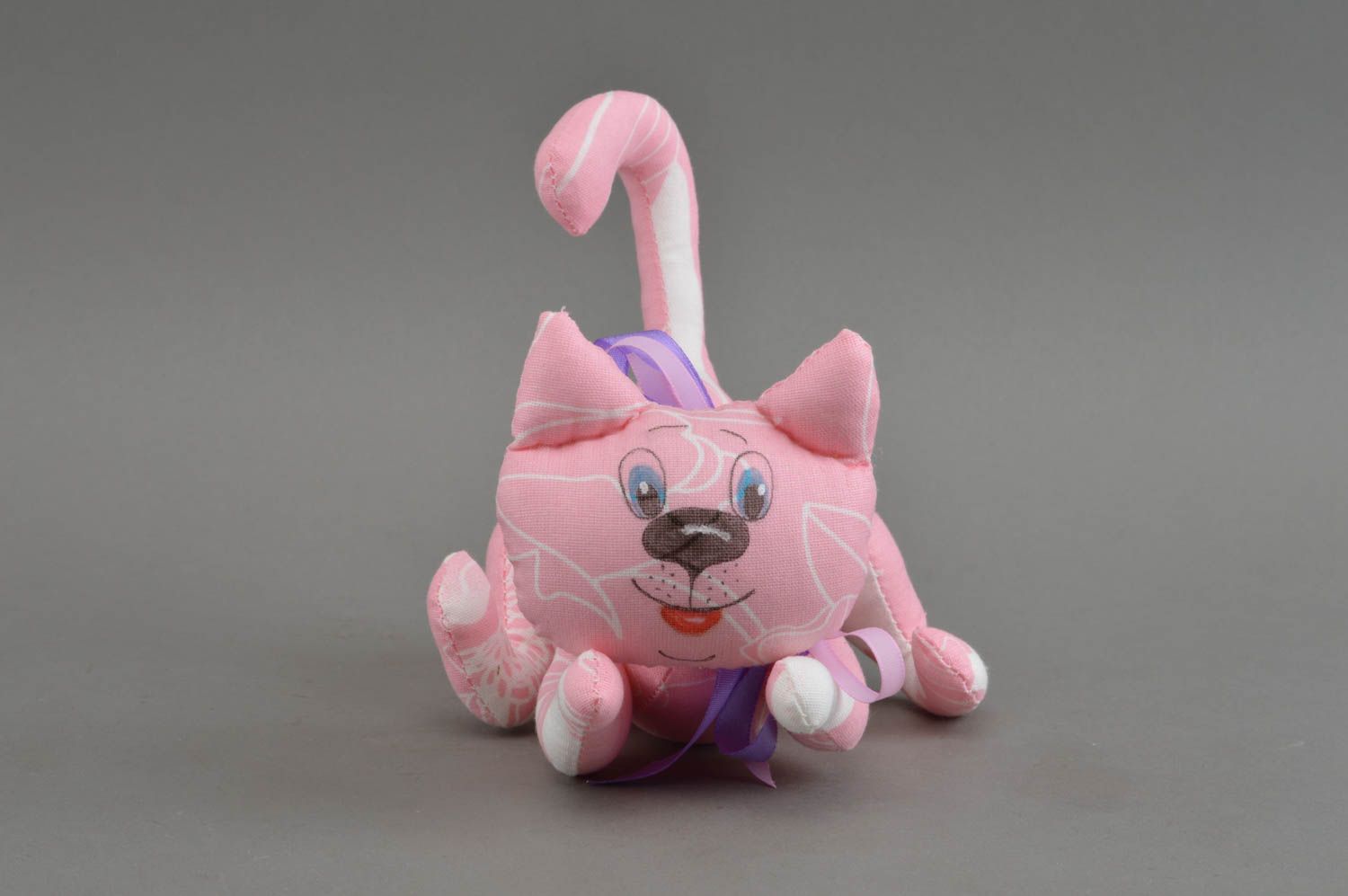 Розовый мягкий кот из ситцевой ткани авторская игрушка ручной работы для ребенка фото 2