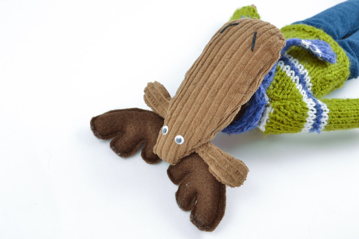 Тканевая игрушка Лось в вязаном свитере фото 4