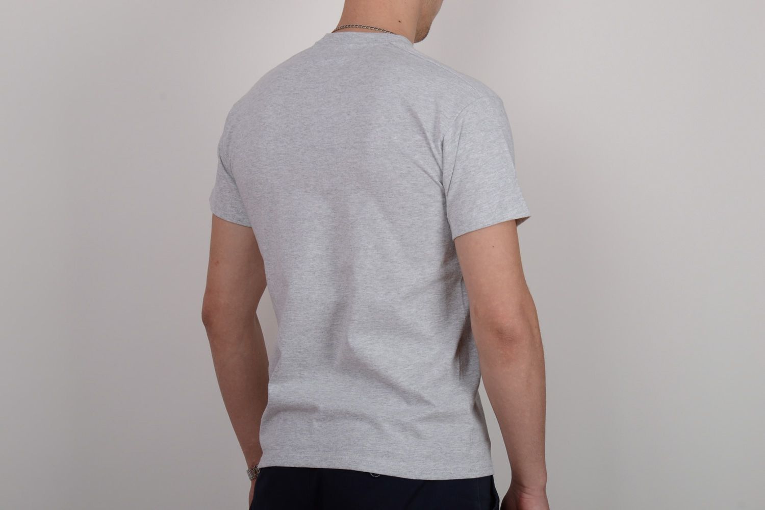 T-shirt en coton gris avec chat jaune original fait main pour homme design photo 5