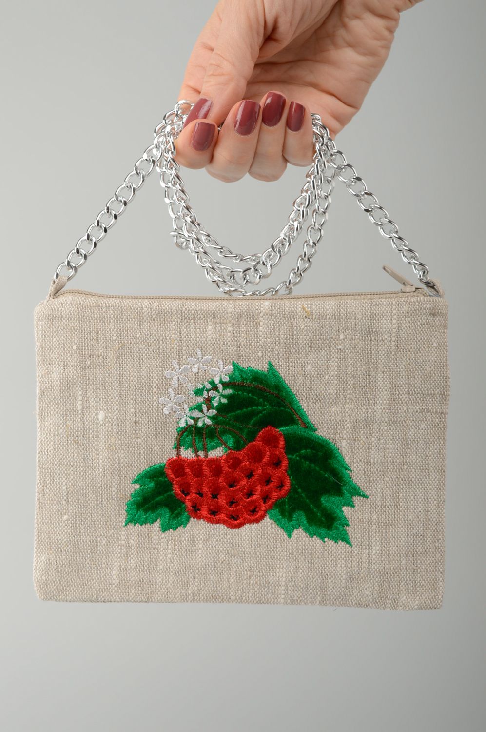 Linen clutch bag with embroidery and chain handle photo 2