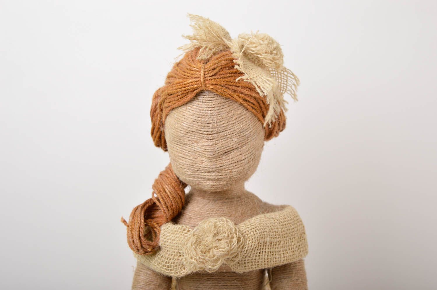 Кукла ручной работы декор для дома кукла из шпагата статуэтка Мадам с зонтиком фото 3