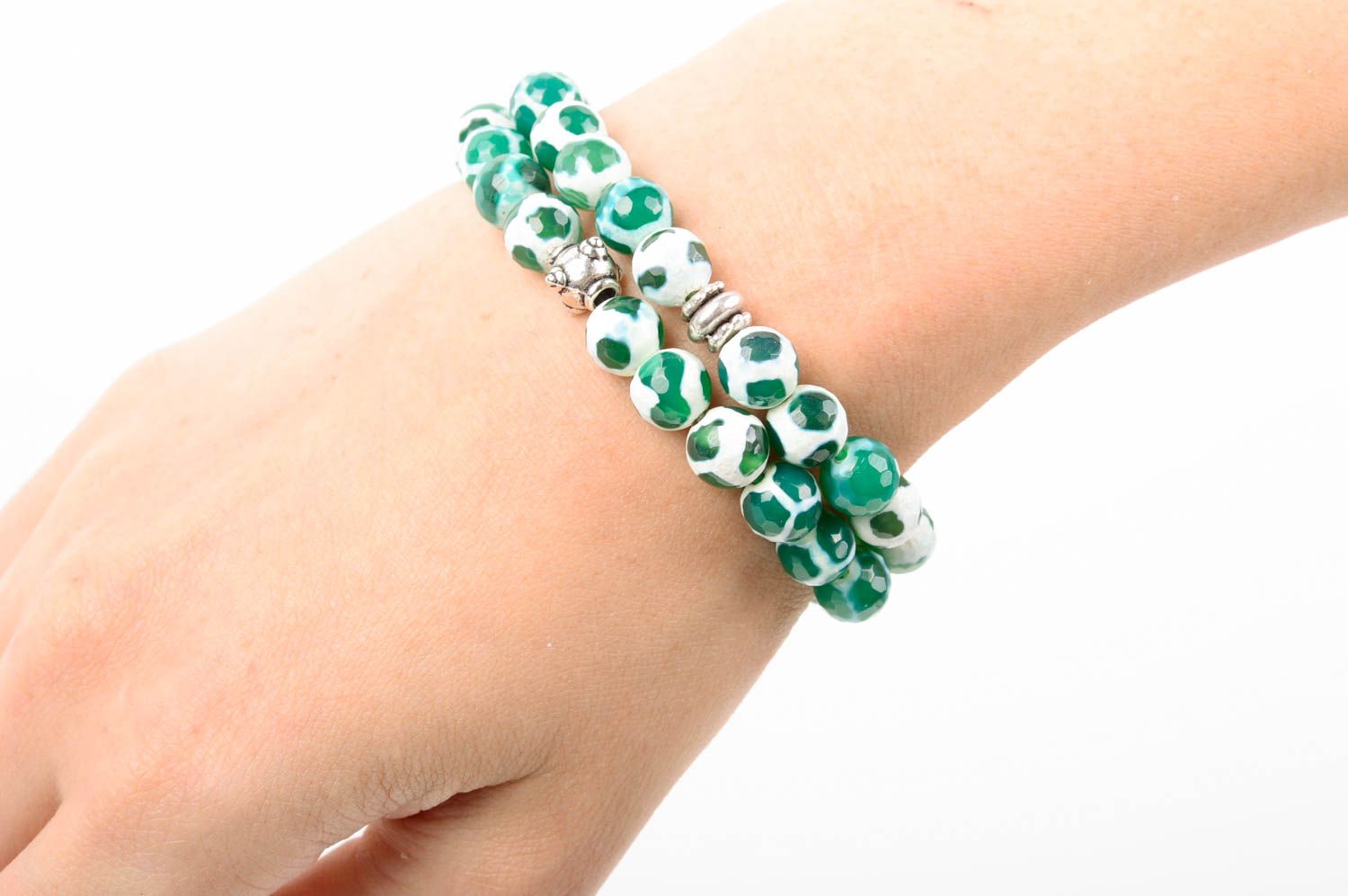 Bracelets design Bijoux fait main Cadeau femme ensemble de 2 pièces vert blanc photo 2