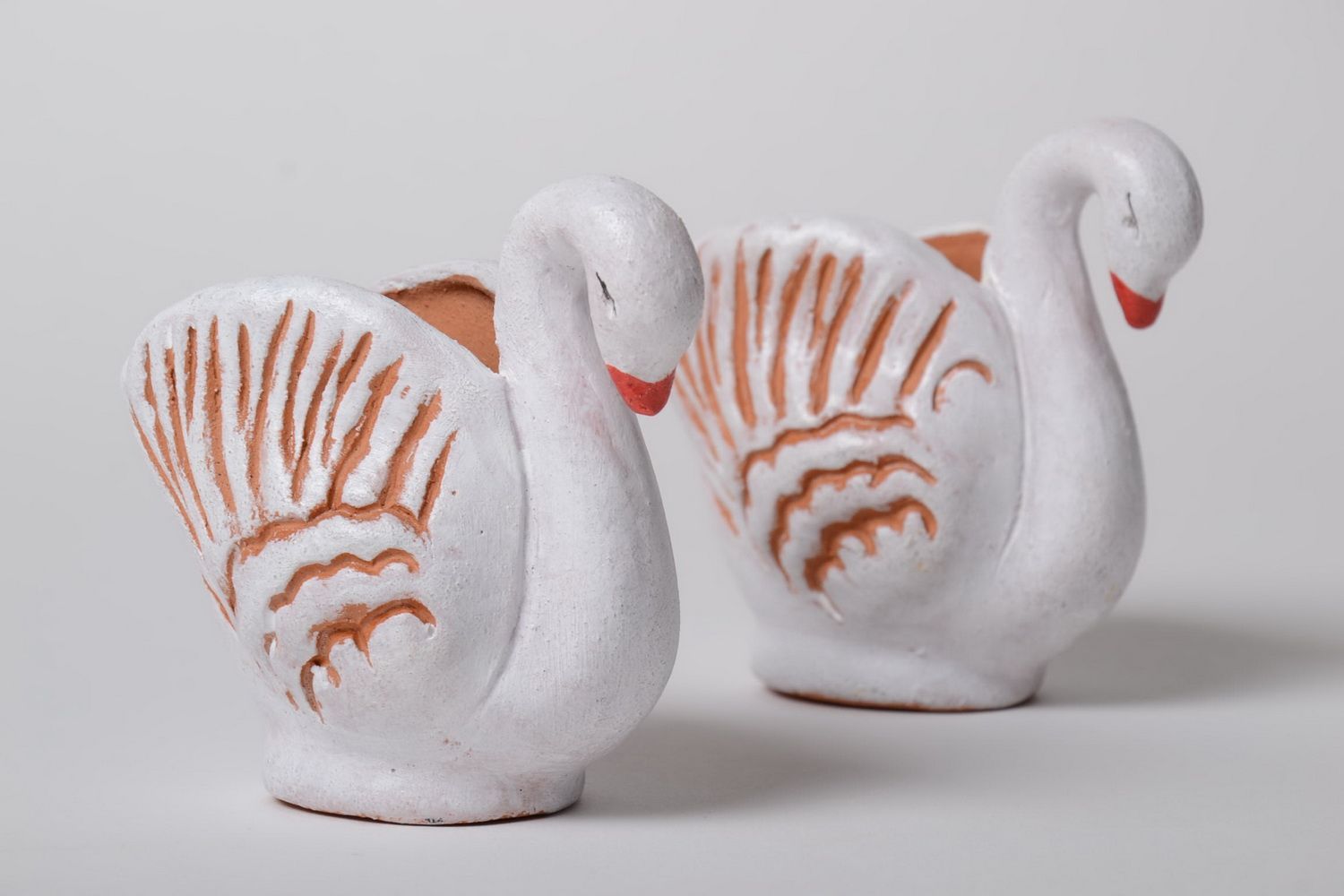 Keramik Vasen für Kleinigkeiten 2 Stück aus Töpferton in Form von Schwänen foto 2