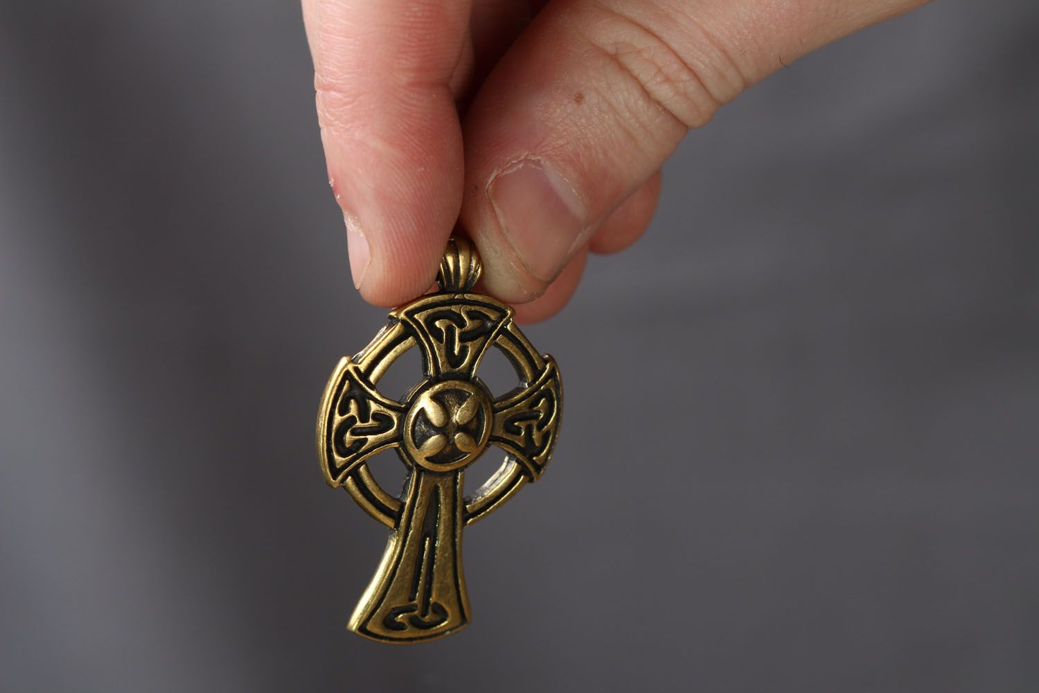 Pendentif en bronze artisanal Croix celtique  photo 3