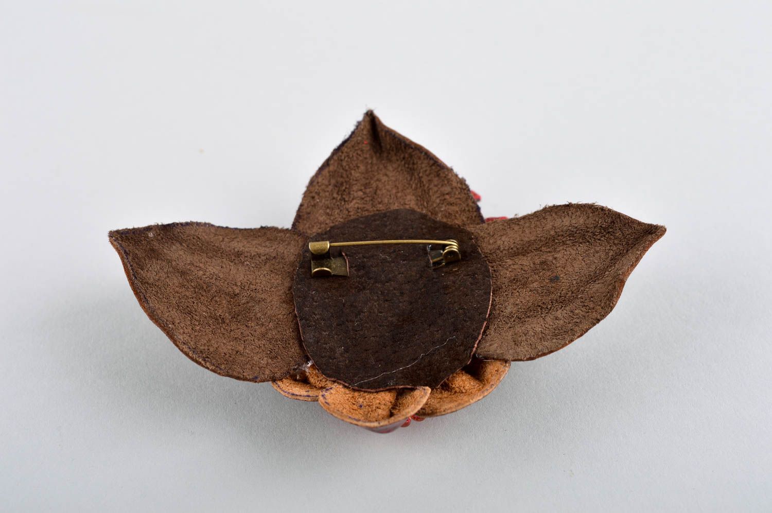 Broche fleur Bijou fantaisie fait main Accessoire en cuir pour femme bordeaux photo 3