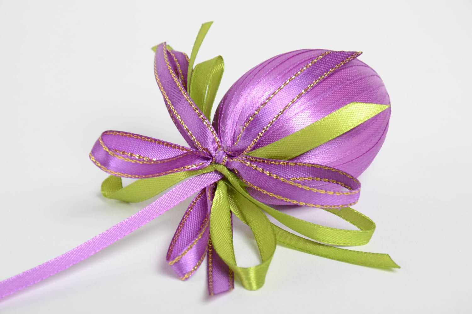 Colgante hecho a mano de cintas violetas para decorar la casa regalo original foto 3